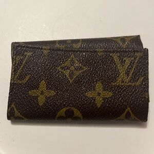 Louis Vuitton vintage key holder